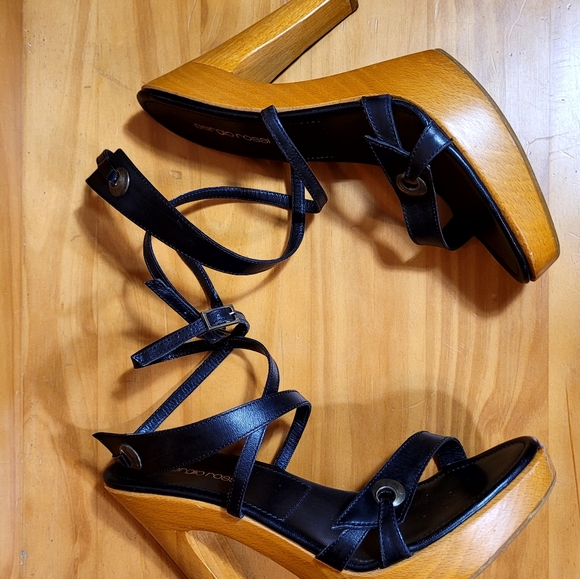 Sergio Rossi Bombshell Wraparound Strap Platform Heels - Picture 4 of 12